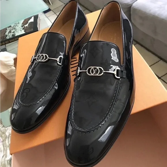 LOUIS VUITTON - Picture 2 of 5